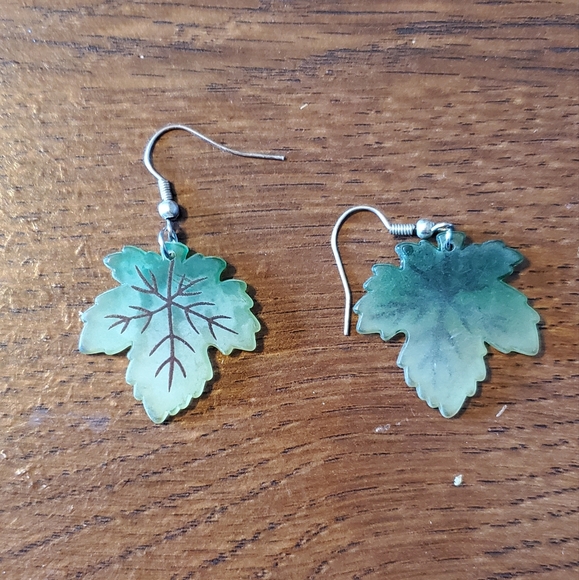 Maple Leaf Earrings - Picture 2 of 2